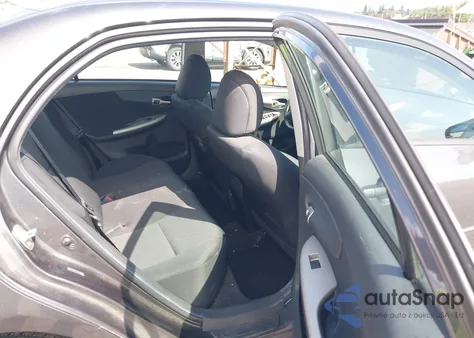 2010 Toyota Corolla S z USA, uszkodzony, nr VIN 2T1BU4EE5AC499958